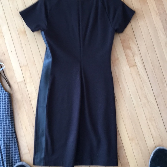 Theory black shortsleeve dress with leather trim 6 - Picture 5 of 6